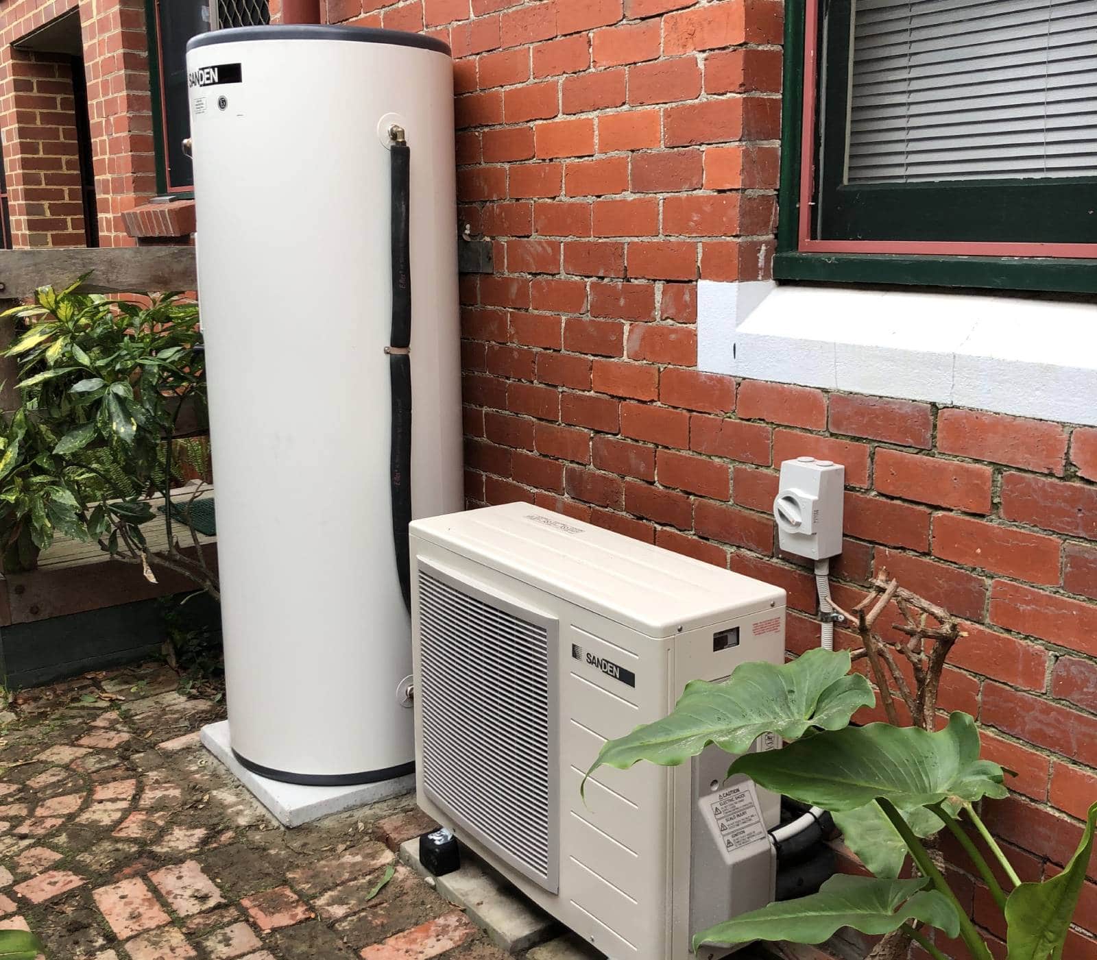 What Is The Purpose Of A Heat Pump? - Solar Flow